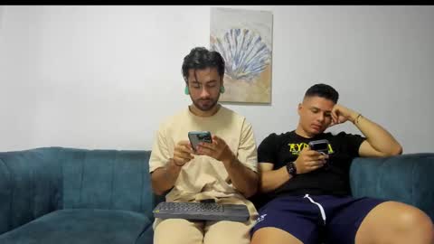 Snapshot of straight__friends chatting on 2, 10, 2025 straight__friends online show from 2, 10, 2025