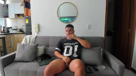 straight__friends online show from 10, 5, 2026