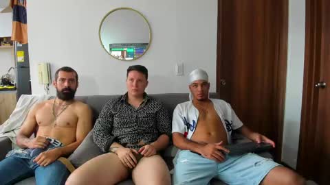 straight__friends online show from 11, 5, 2026