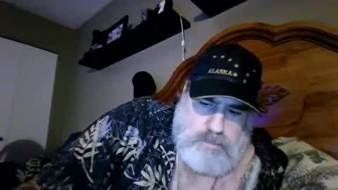 Straightbear4you online show from 10, 6, 2026