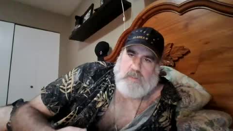 Straightbear4you online show from 6, 7, 2026