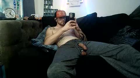 Snapshot of straitpipermann22 chatting on 27, 3, 2026 straitpipermann22 online show from 27, 3, 2026