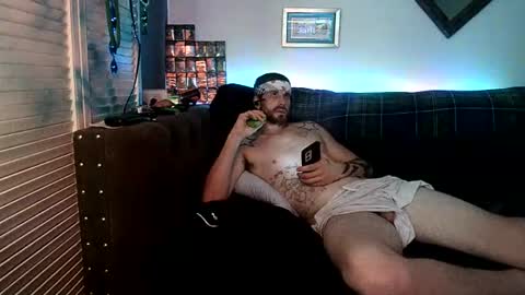 Snapshot of straitpipermann22 chatting on 5, 4, 2026 straitpipermann22 online show from 5, 4, 2026