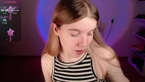 Snapshot of strawberry_juli chatting on 21, 4, 2026 Juli online show from 21, 4, 2026