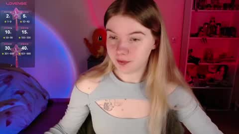 Snapshot of strawberry_juli chatting on 25, 5, 2026 Juli online show from 25, 5, 2026