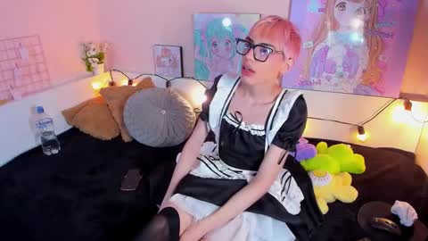 strawberry_kitty_ online show from 2, 11, 2025