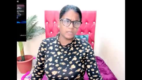 strawberry_lipz online show from 24, 9, 2025