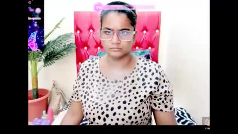 strawberry_lipz online show from 27, 10, 2025