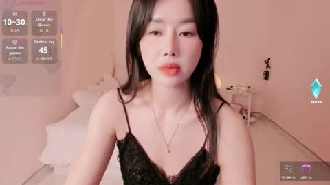 Snapshot of strawberry_loveee chatting on 13, 9, 2025 strawberry_loveee online show from 13, 9, 2025