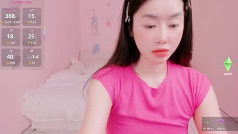 Snapshot of strawberry_loveee chatting on 28, 9, 2025 strawberry_loveee online show from 28, 9, 2025