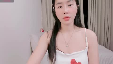 Snapshot of strawberry_loveee chatting on 8, 10, 2025 strawberry_loveee online show from 8, 10, 2025