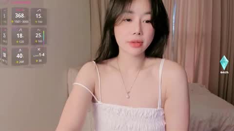 Snapshot of strawberry_loveee chatting on 10, 10, 2025 strawberry_loveee online show from 10, 10, 2025