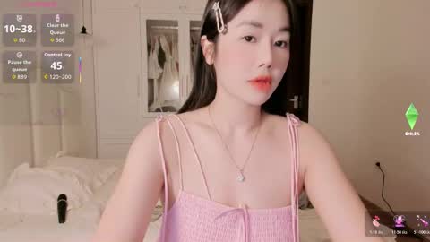 Snapshot of strawberry_loveee chatting on 20, 10, 2025 strawberry_loveee online show from 20, 10, 2025