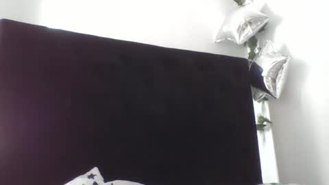 StrawberryBoo online show from 19, 12, 2024