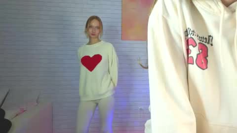 Alice and Violetta online show from 14, 11, 2025