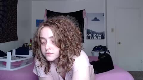 Strawberrylotsacake online show from 25, 3, 2026