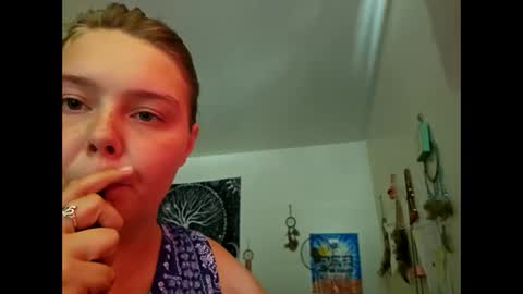 Strawberry online show from 23, 10, 2025