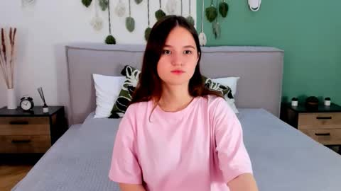 Snapshot of strawbunnybite chatting on 13, 9, 2025 Bunny online show from 13, 9, 2025