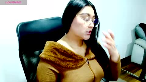 strawlux online show from 15, 5, 2026