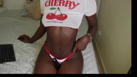 Snapshot of streamqueen21 chatting on 12, 1, 2026 QUEEN online show from 12, 1, 2026