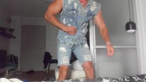 Snapshot of strong_arni chatting on 21, 10, 2025 Strong Arni online show from 21, 10, 2025