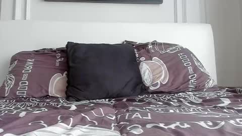 Snapshot of strong_arni chatting on 8, 3, 2026 Strong Arni online show from 8, 3, 2026