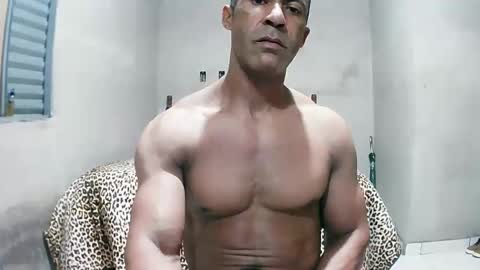 strongdaddyfantastic online show from 15, 4, 2026