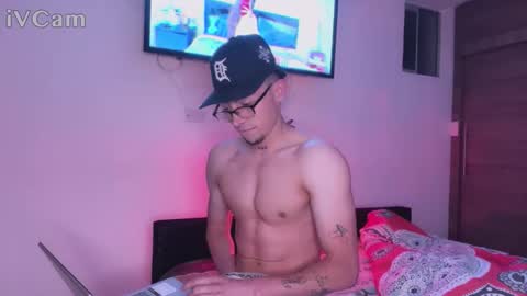 Snapshot of stronghardlatino chatting on 10, 10, 2025 stronghardlatino online show from 10, 10, 2025