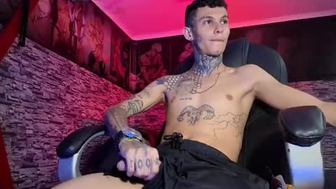 stuart_boy_ online show from 4, 2, 2025