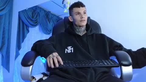 stuart_boy_ online show from 18, 2, 2025