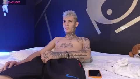 stuart_boy_ online show from 10, 3, 2025