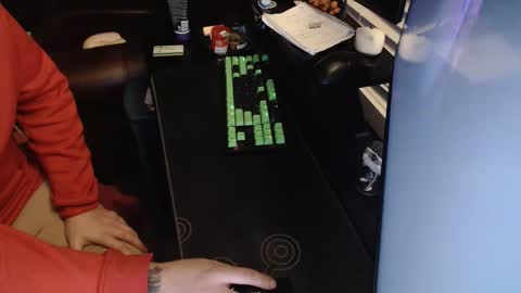 stud69861714 online show from 13, 1, 2026