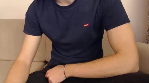 Stud From Paris online show from 8, 3, 2025