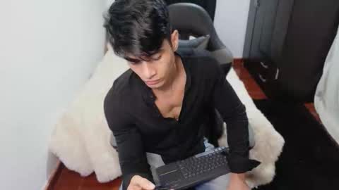 Snapshot of stylish_men chatting on 21, 10, 2025 stylish men online show from 21, 10, 2025