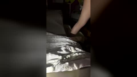 Snapshot of subsqrtfreak chatting on 15, 4, 2026 subsqrtfreak online show from 15, 4, 2026