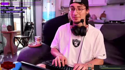 Im Substanc3  online show from 10, 9, 2025