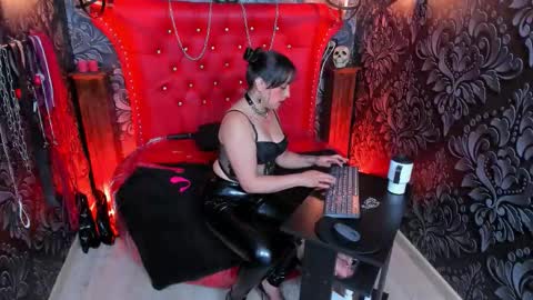 Yunna online show from 19, 9, 2025