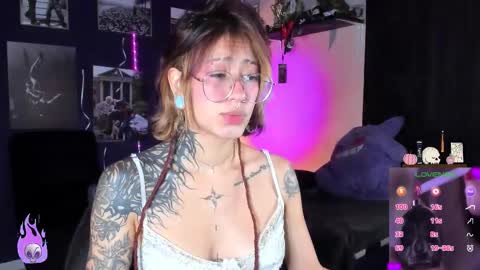 Snapshot of succubus_girl_ chatting on 16, 11, 2025 Alexy online show from 16, 11, 2025