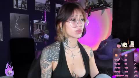 Snapshot of succubus_girl_ chatting on 22, 11, 2025 Alexy online show from 22, 11, 2025