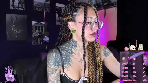 Snapshot of succubus_girl_ chatting on 5, 12, 2025 Alexy online show from 5, 12, 2025