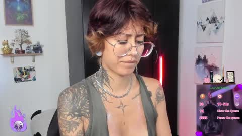 Snapshot of succubus_girl_ chatting on 7, 4, 2026 Alexy online show from 7, 4, 2026