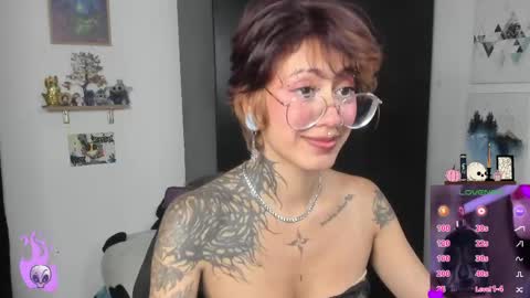 Snapshot of succubus_girl_ chatting on 10, 4, 2026 Alexy online show from 10, 4, 2026