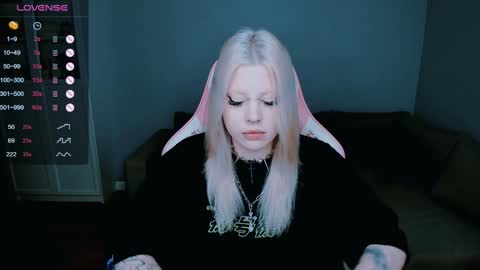 succubus_leslie online show from 3, 12, 2024