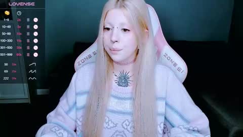 Snapshot of succubus_leslie chatting on 3, 12, 2025 succubus_leslie online show from 3, 12, 2025