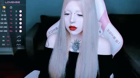 Snapshot of succubus_leslie chatting on 15, 12, 2025 succubus_leslie online show from 15, 12, 2025