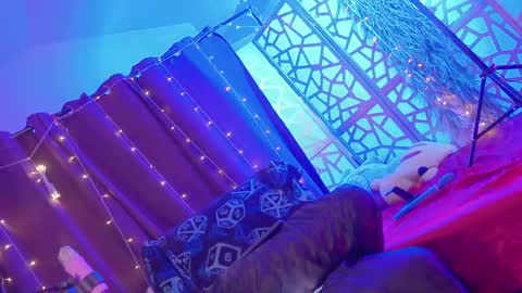 Snapshot of succubus_rosemilk chatting on 2, 3, 2025 Succubus RoseMilk online show from 2, 3, 2025