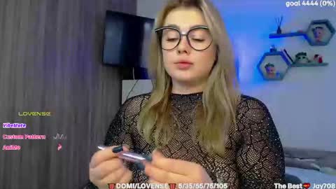 suchcute_ online show from 23, 2, 2026