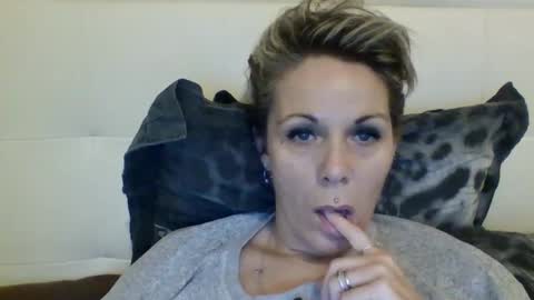 Snapshot of sucrette5629 chatting on 20, 12, 2024 sucrette5629 online show from 20, 12, 2024