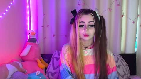 Snapshot of suemeow chatting on 23, 2, 2025 Sue online show from 23, 2, 2025