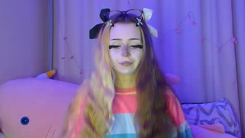 Snapshot of suemeow chatting on 13, 10, 2025 Sue online show from 13, 10, 2025